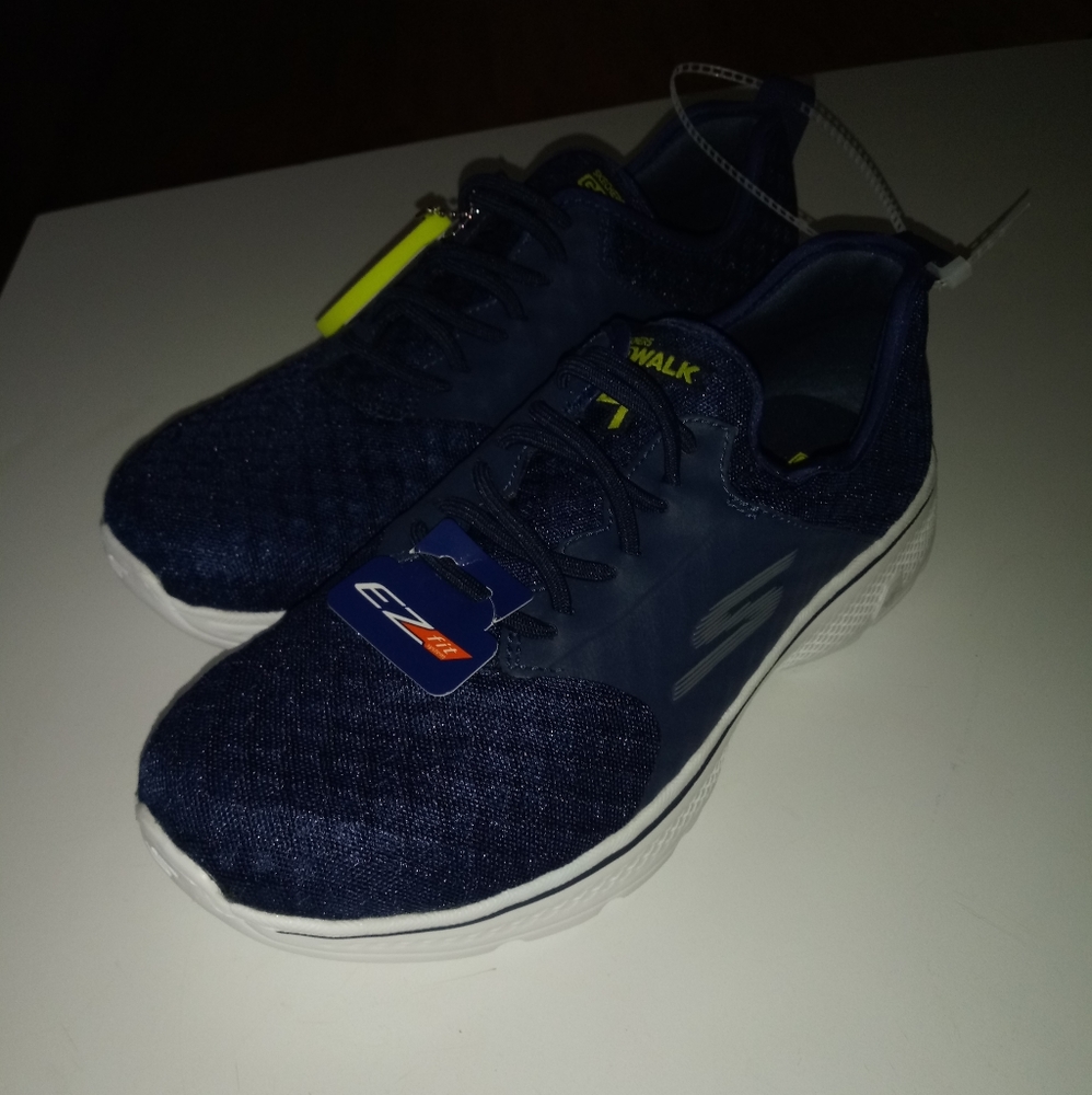 Skechers